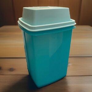 NEW Tupperware Pick-A-Deli Pickle Keeper Container Set Aqua Blue 3 PC 1560-6